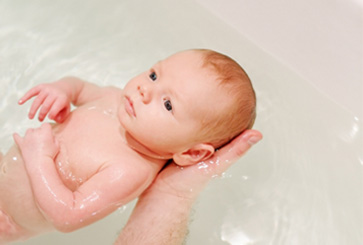 סדנת אמבטיה לתינוק